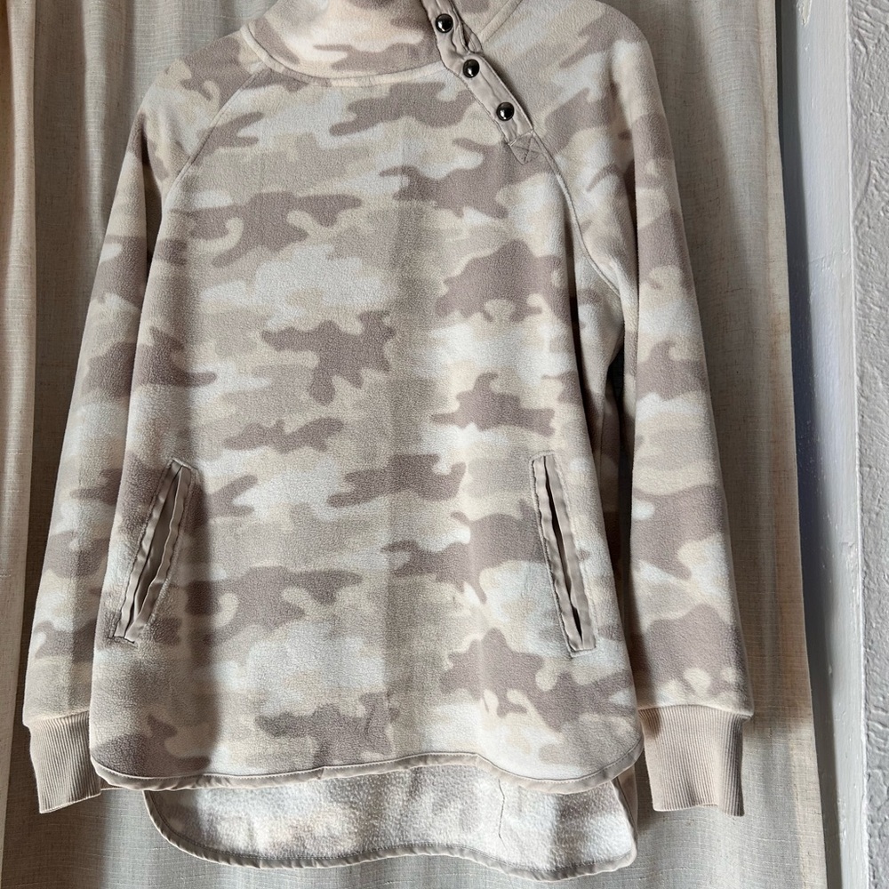 Women's Camouflage Sweatshirt